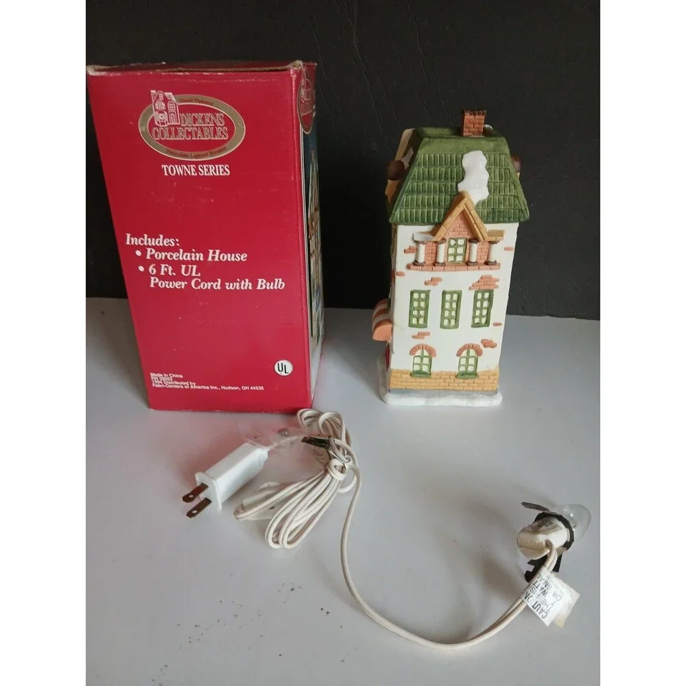 Vtg 1994 Christmas Dickens Collectables towne series Porcealin Gift shop w box